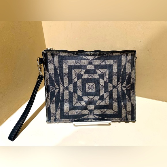 Gucci GG Supreme Kaleidoscope Clutch/Wristlet - Picture 1 of 10